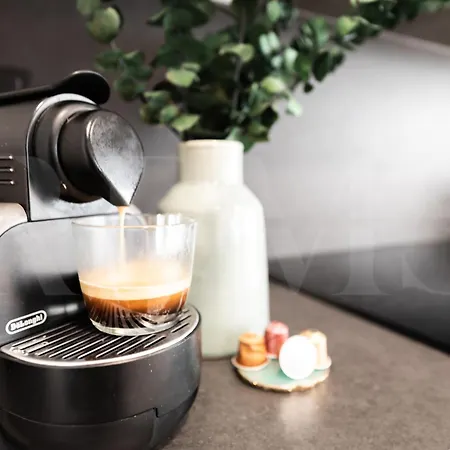 Beachside Escape With Parking And Pool Rems *