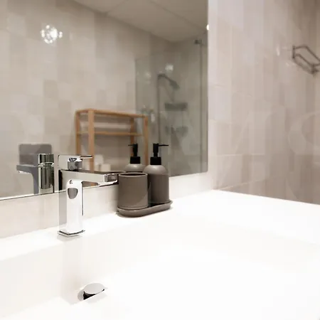 Beachside Escape With Parking And Pool Rems