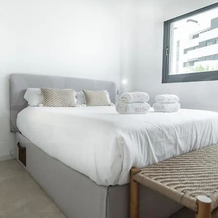 Beachside Escape With Parking And Pool Rems Appartement Torremolinos