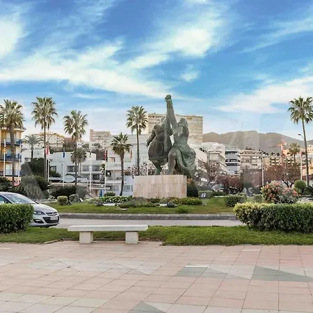 Beachside Escape With Parking And Pool Rems Apartament *