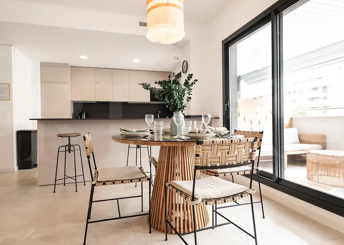 Beachside Escape With Parking And Pool Rems Τορρεμολίνος