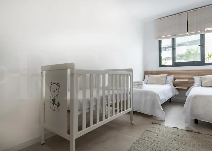 Beachside Escape With Parking And Pool Rems Διαμέρισμα Τορρεμολίνος