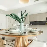 Apartament Beachside Escape With Parking And Pool Rems Torremolinos