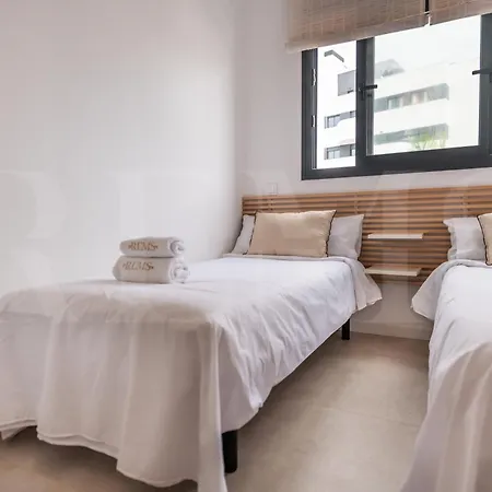 Beachside Escape With Parking And Pool Rems Apartment *