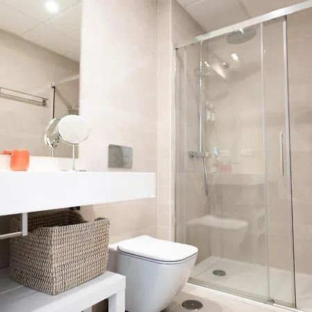 Lägenhet Beachside Escape With Parking And Pool Rems Torremolinos