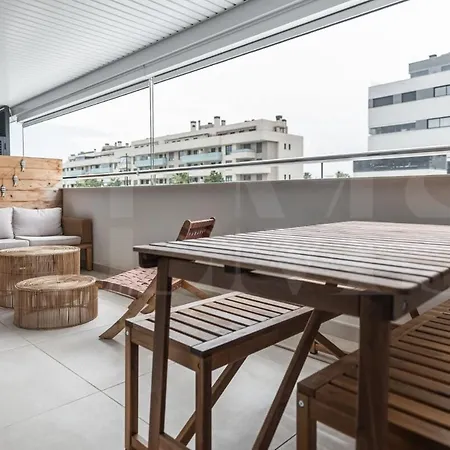 Lägenhet Beachside Escape With Parking And Pool Rems
