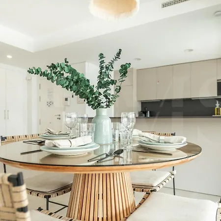 Apartment Beachside Escape With Parking And Pool Rems Torremolinos