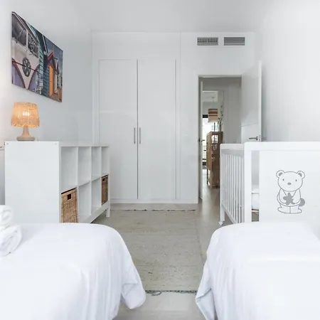 Beachside Escape With Parking And Pool Rems Торремолинос