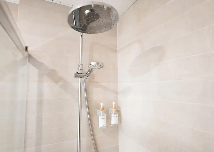 Beachside Escape With Parking And Pool Rems Apartamento Torremolinos