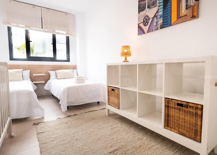 Appartamento Beachside Escape With Parking And Pool Rems Torremolinos