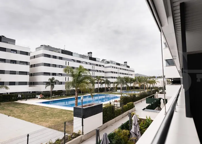Beachside Escape With Parking And Pool Rems Apartamento *