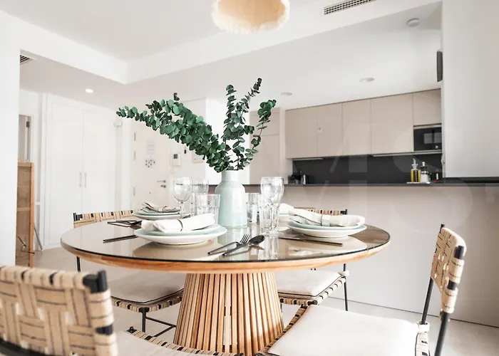 Beachside Escape With Parking And Pool Rems Appartamento Torremolinos