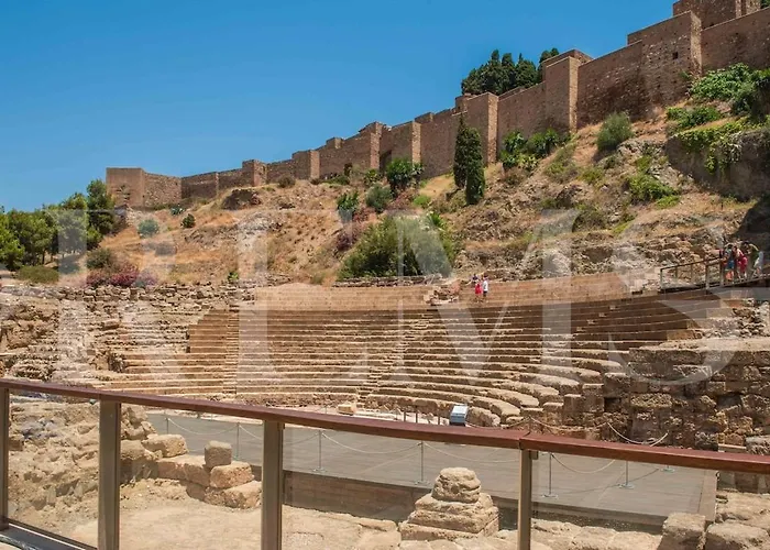 Beachside Escape With Parking And Pool Rems * Torremolinos