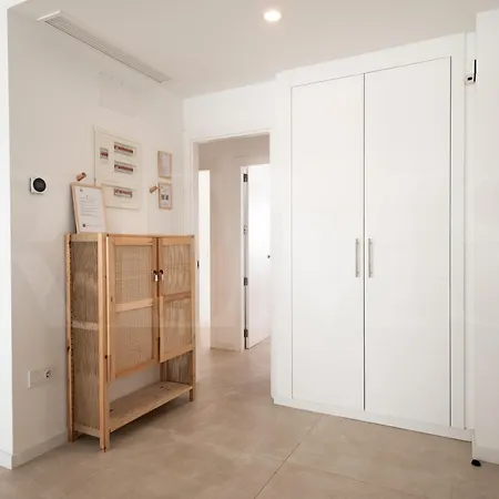 Apartment Beachside Escape With Parking And Pool Rems *